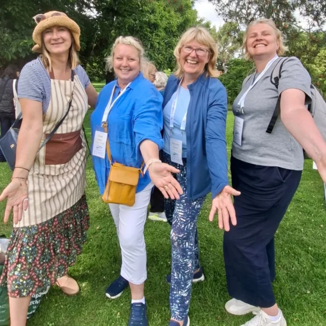 Lovely meeting some of our arty tribe members from @southdublinartcollective at @dublinpleinair.ieLooking forward to Friday! ✨️@elaine_watters_art
@margaretfarrellartist
@ox_gorbunova#artsouthdublin #artdublin #artytribe
